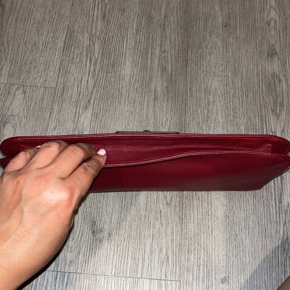 Ike new Marc By Marc Jacobs large clutch. - Picture 6 of 11